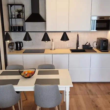 Apartment Artyleryjska Z Parkingiem I Rowerami Kolobrzeg